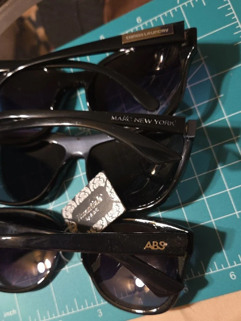Chinese Laundry Black Sunglasses Set